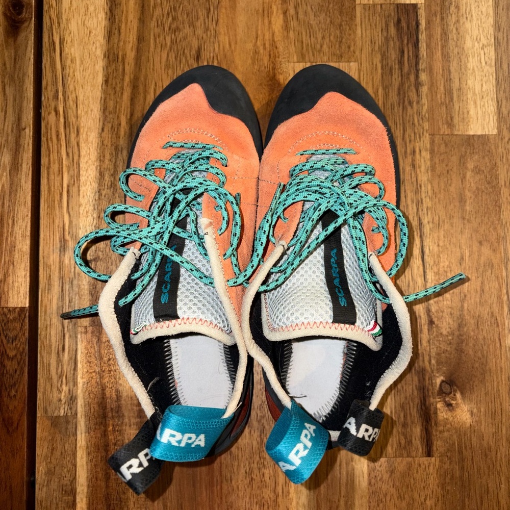 Scarpa Orange and Teal Women's Athletic Climbing Shoes